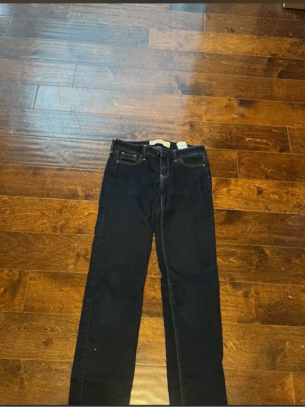 Hollister Women’s Dark Blue Straight-Leg Jeans
